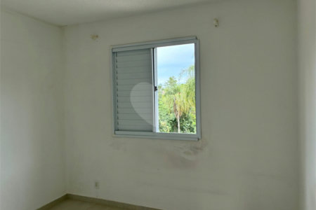 Sobrado à venda com 3 quartos em Jardim Petrópolis, Cotia, SP