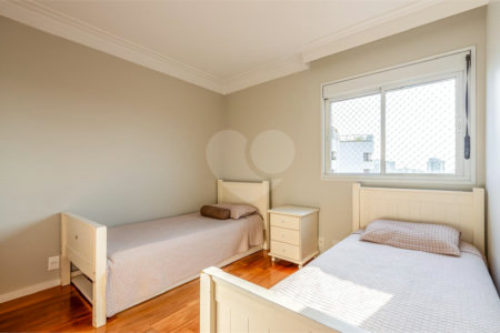 Apartamento à venda com 4 quartos, sendo 3 suítes,  em Real Parque, São Paulo, SP