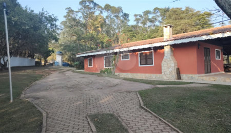 Casa à venda com 9 quartos, sendo 4 suítes,  em Jardim Maracanã, Atibaia, SP