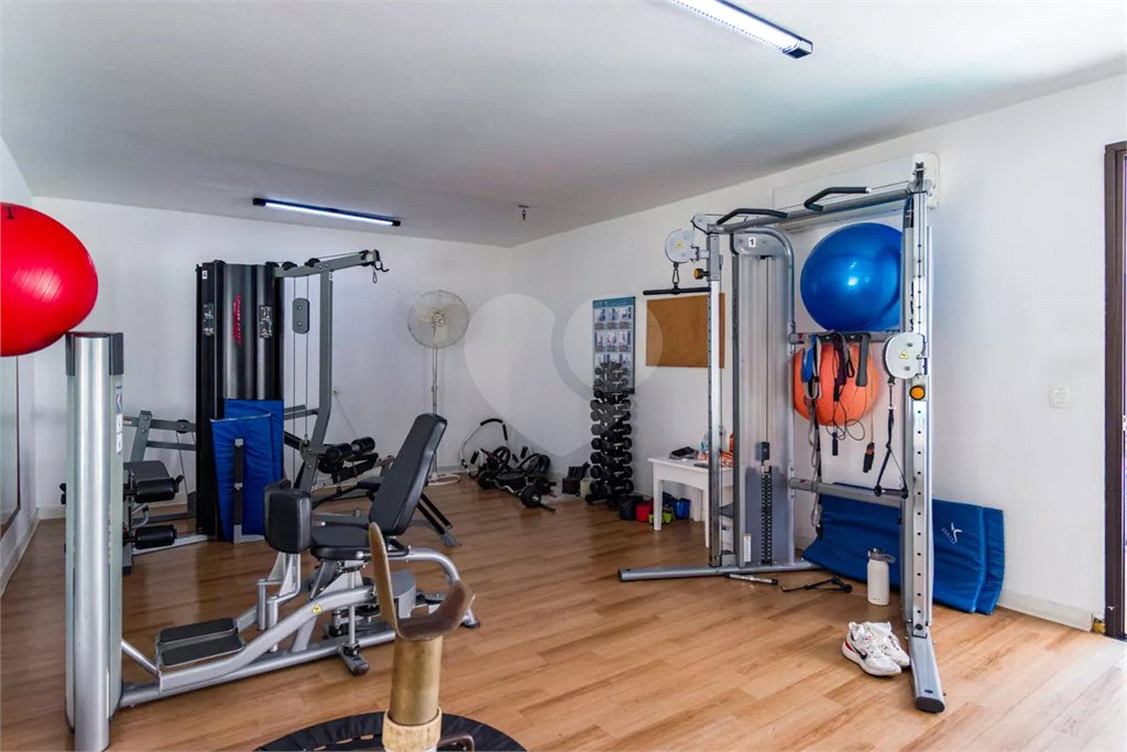 Apartamento à venda com 4 quartos, sendo 2 suítes, em Real Parque, São Paulo, SP