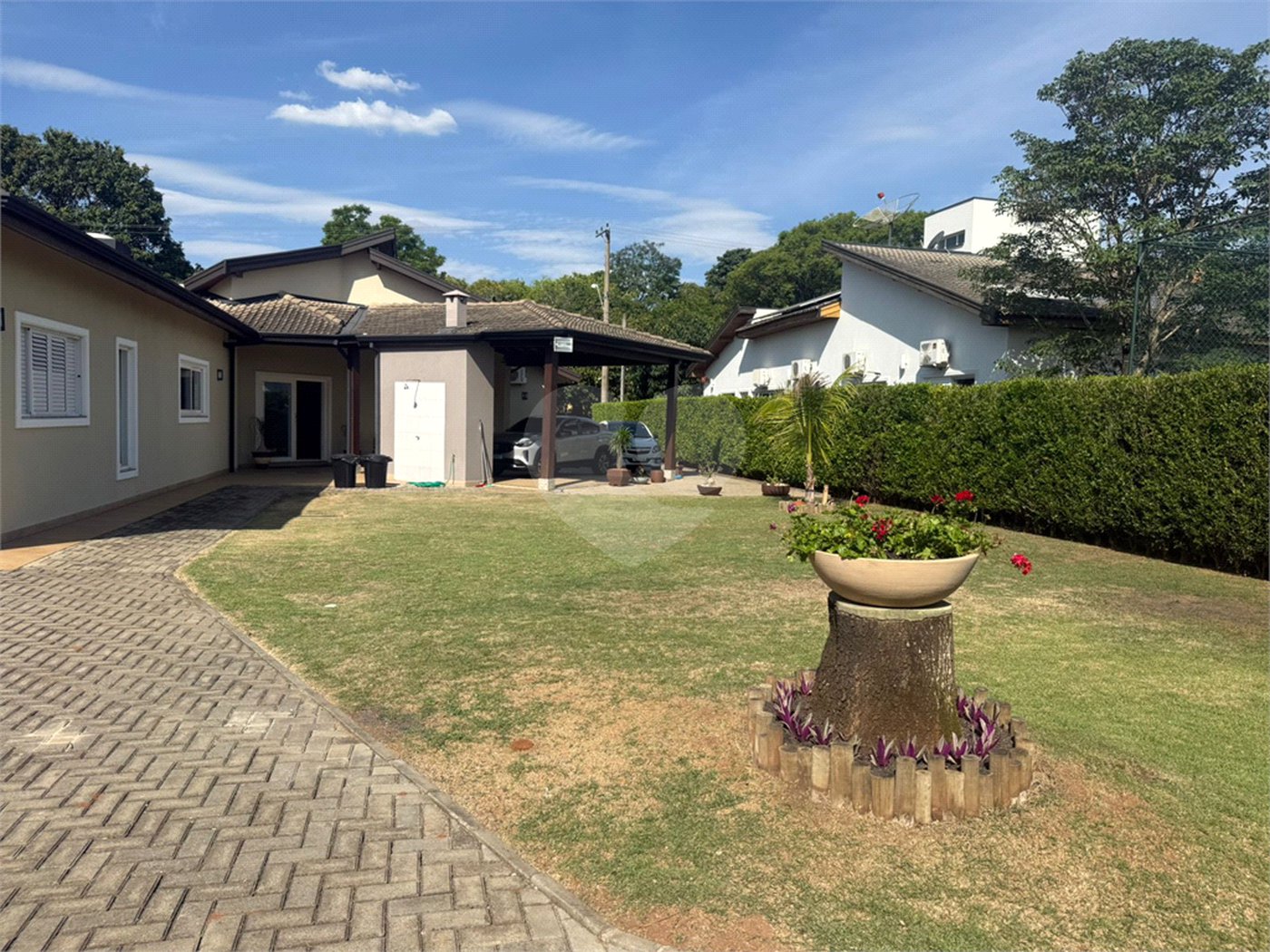 Casa à venda com 3 suítes no condomínio Terras de Mont Serrat, Salto - SP
