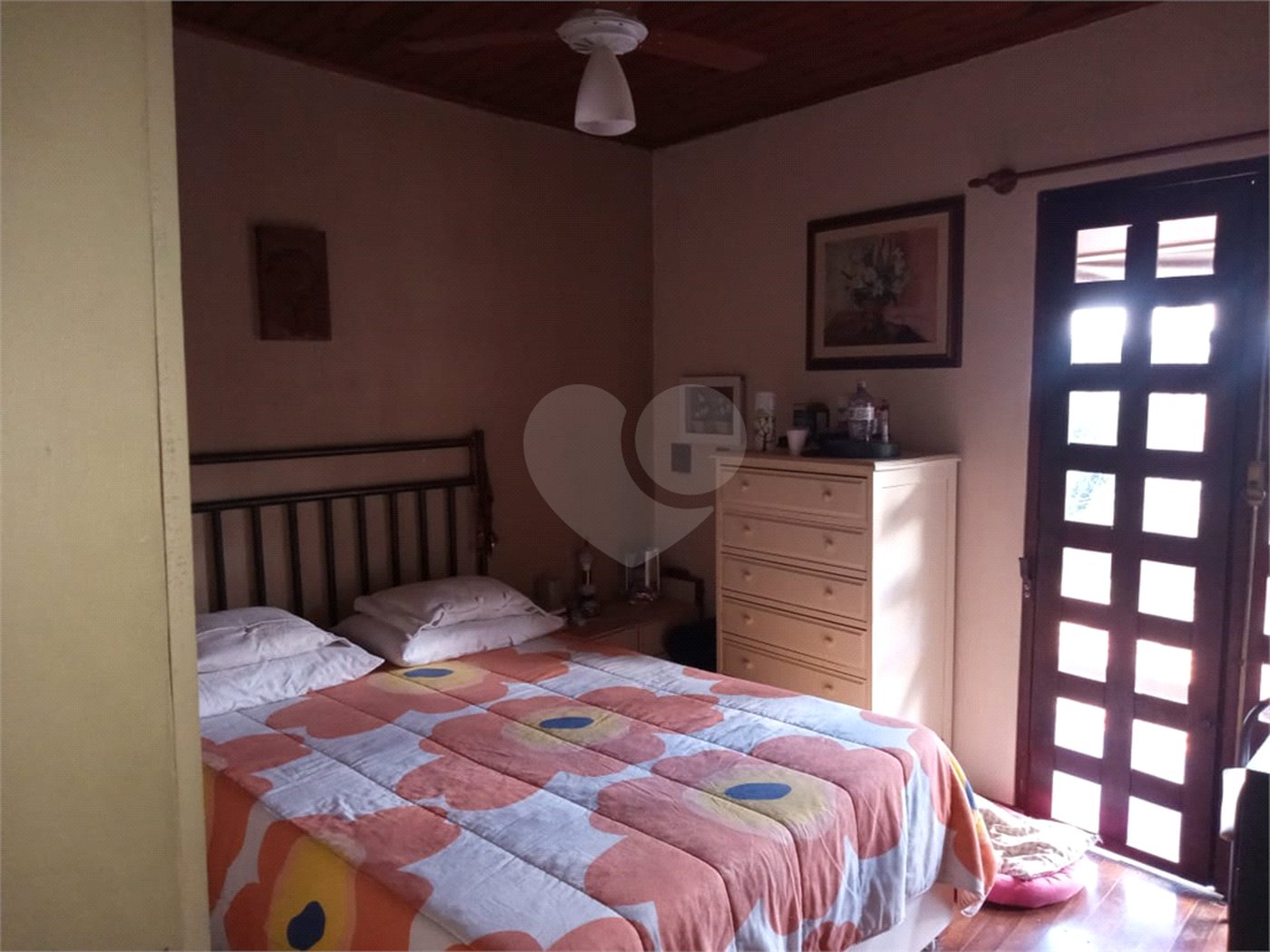 Sobrado à venda com 3 quartos, sendo 1 suíte,  em Vila Caputera, Mogi das Cruzes, SP