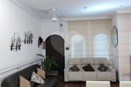 Casa à venda com 2 suítes em Vila Vitório Mazzei, São Paulo, SP