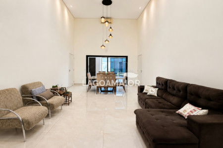 Casa à venda com 3 quartos, sendo 3 suítes, no condomínio Residencial Costa Leste, Três Lagoas - MS