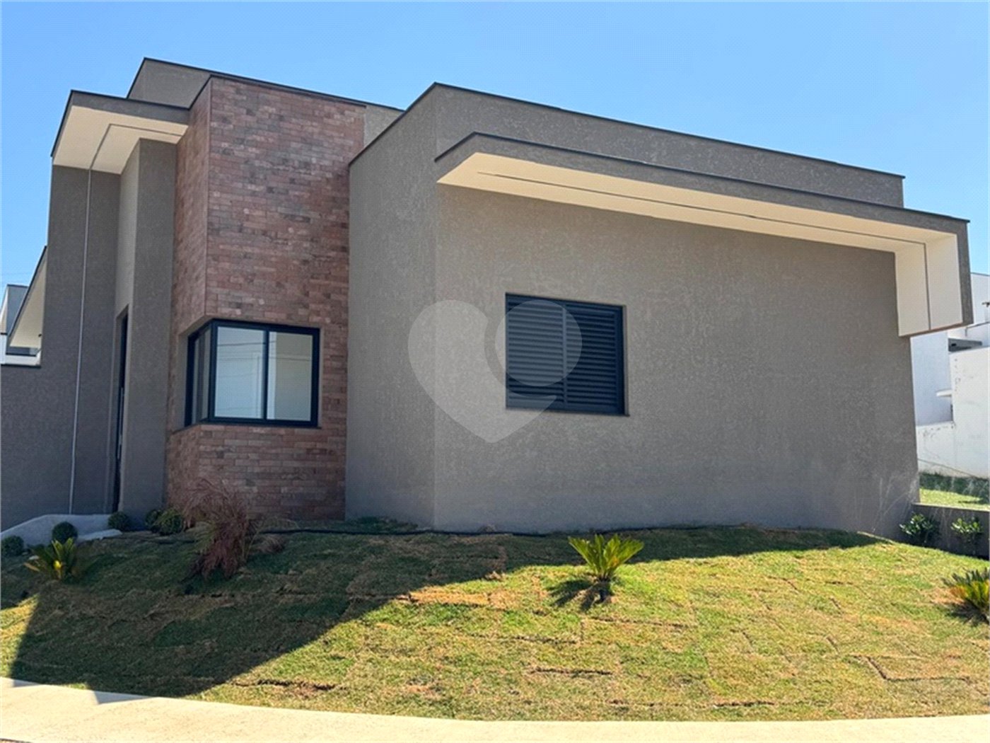 Casa à venda com 3 quartos, sendo 1 suíte, no condomínio Terras de São Francisco, Sorocaba - SP