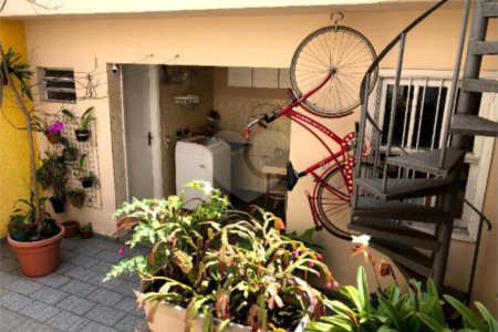 Sobrado à venda com 4 quartos, sendo 2 suítes, em Jardim Campo Limpo, São Paulo, SP