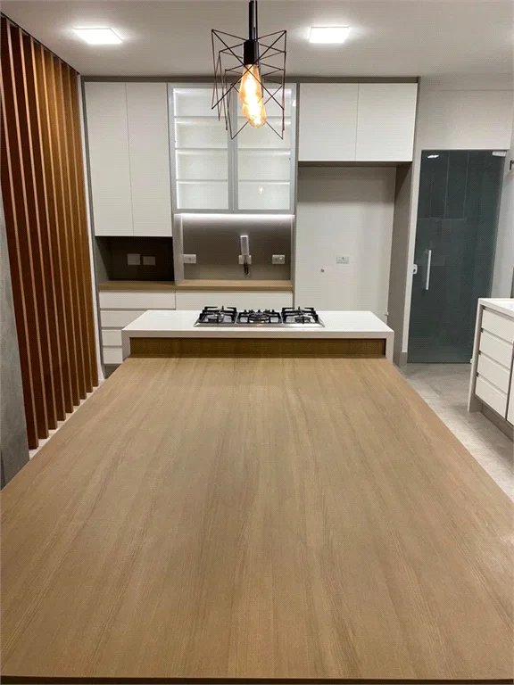 Sobrado à venda com 4 suítes em Vila Inah, São Paulo, SP