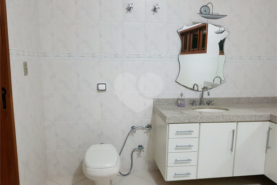 Casa à venda com 4 quartos, sendo 2 suítes, no condomínio Alpes da Cantareira, Mairiporã - SP