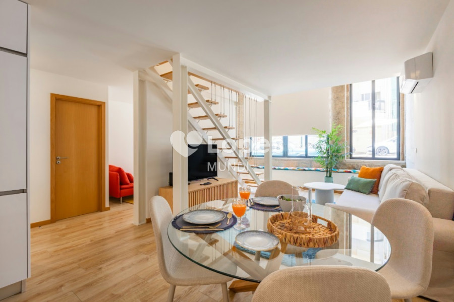 Apartamento T2 Duplex à venda no Bonfim, Porto, Portugal – Mobiliado