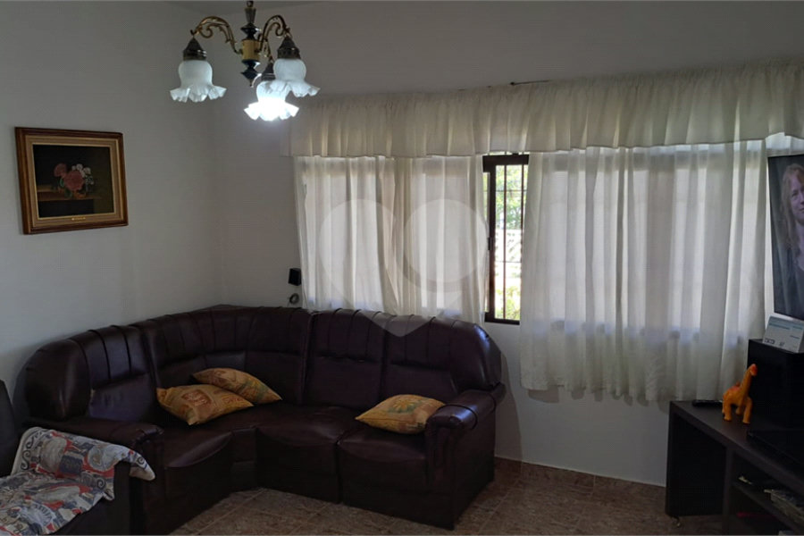 Casa à venda com 3 quartos, sendo 1 suíte, em Rio Acima, Mairiporã, SP