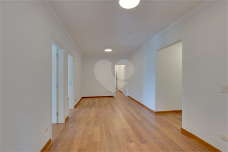 Apartamento à venda com 4 suítes em Jardim Marajoara, São Paulo, SP