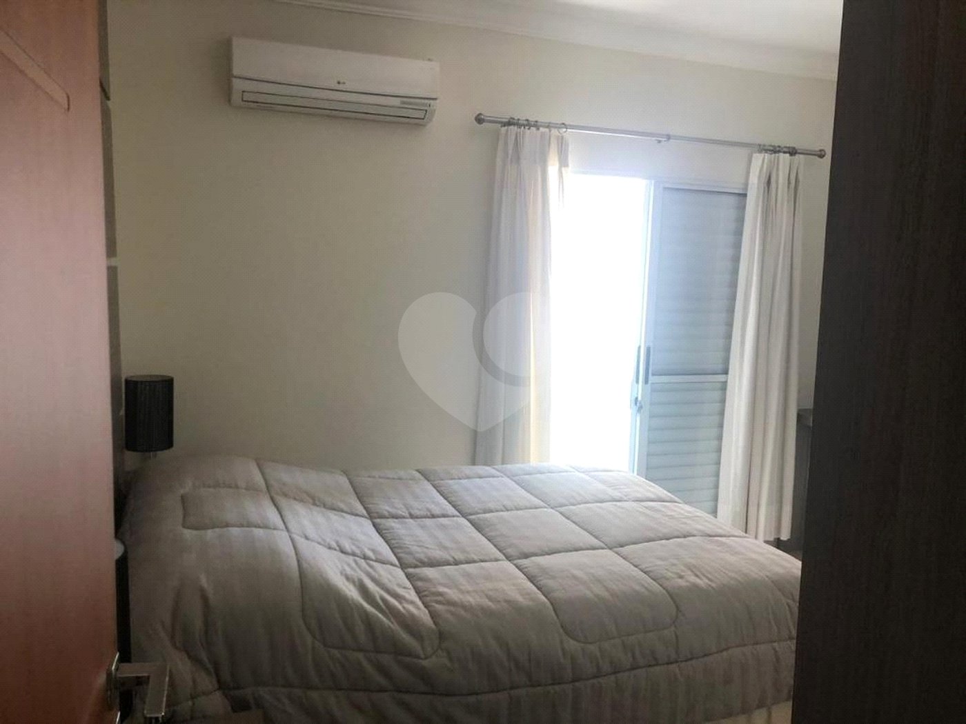 Casa à venda com 3 suítes no condomínio Parque das Graças, Atibaia - SP
