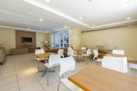 Apartamento à venda com 3 quartos, sendo 1 suíte, em Jardim Parque Morumbi, São Paulo, SP