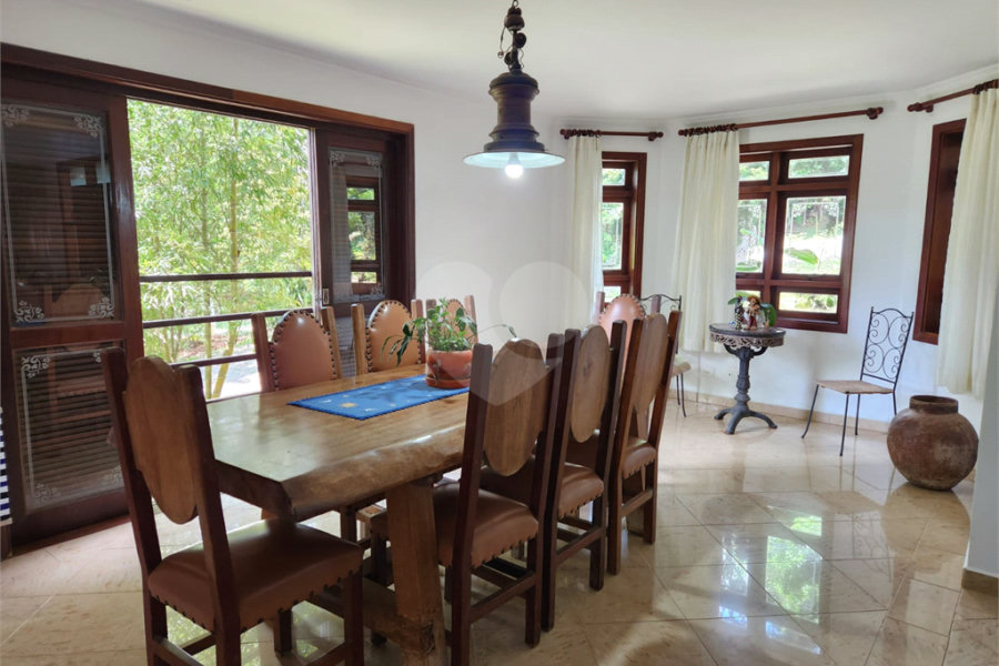 Casa à venda com 5 suítes no condomínio Suíça da Cantareira, Mairiporã - SP