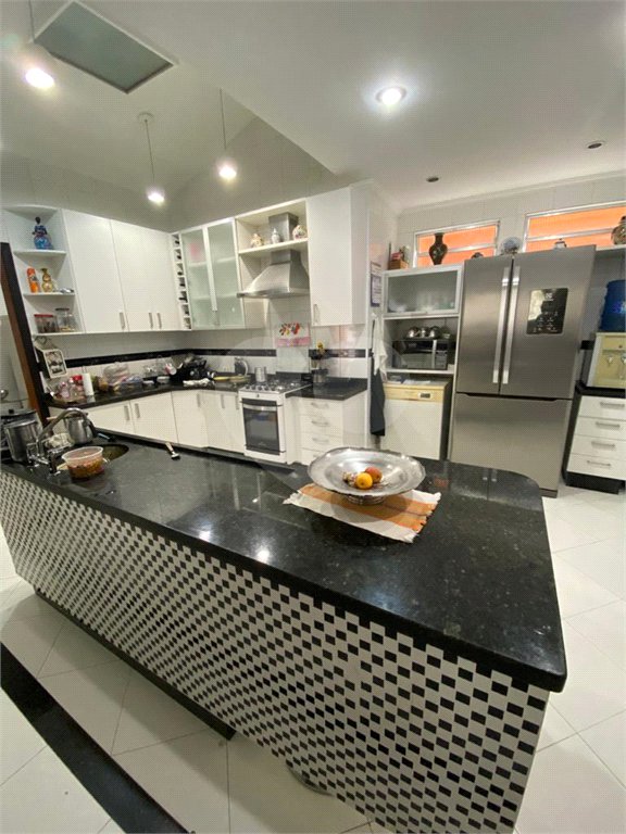 Casa à venda ou para alugar com 4 quartos, sendo 2 suítes, em Vila Rosália, Guarulhos, SP