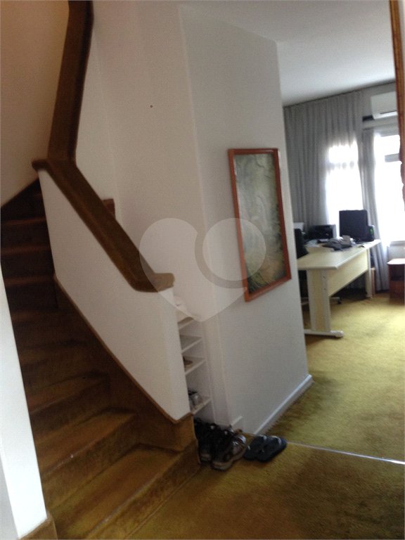 Sobrado à venda com 4 quartos, sendo 1 suíte, em Jardim Celeste, São Paulo, SP