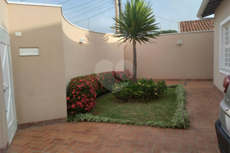 Casa à venda com 4 quartos, sendo 2 suítes, em Jardim Adalgisa, Araraquara, SP