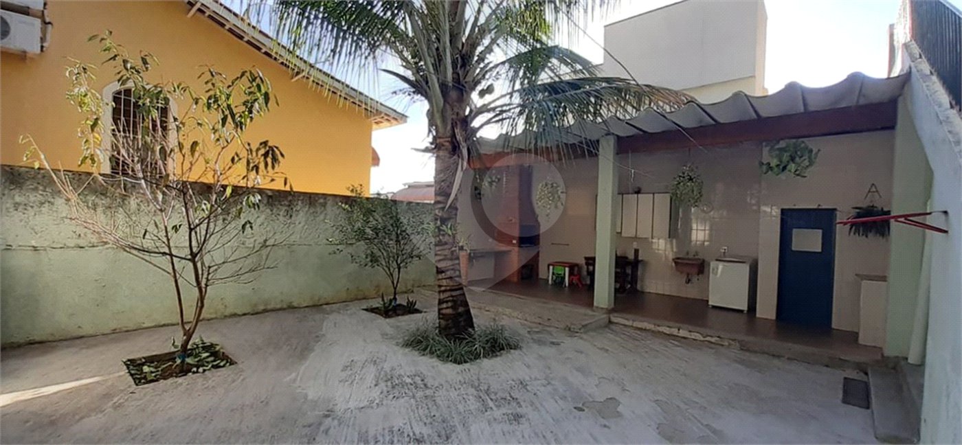 Sobrado à venda com 3 quartos em Água Fria, São Paulo, SP