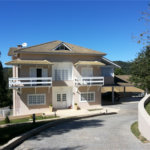 Casa à venda com 4 suítes no condomínio Suíça da Cantareira, Mairiporã - SP