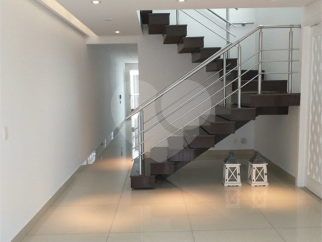 Sobrado à venda com 3 quartos, sendo 1 suíte,  em Vila Nova Cachoeirinha, São Paulo, SP