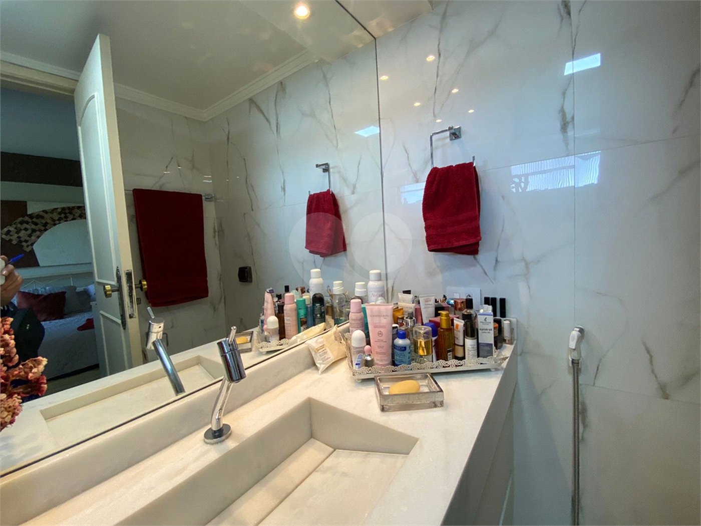 Apartamento à venda com 3 quartos, sendo 1 suíte,  em Vila Romana, São Paulo, SP