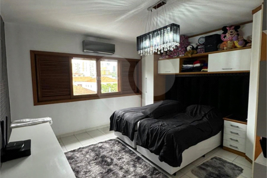 Casa à venda com 3 suítes em Saúde, São Paulo, SP