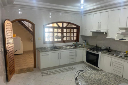 Sobrado à venda com 3 quartos, sendo 1 suíte,  em Jardim Selma Helena, Poá, SP