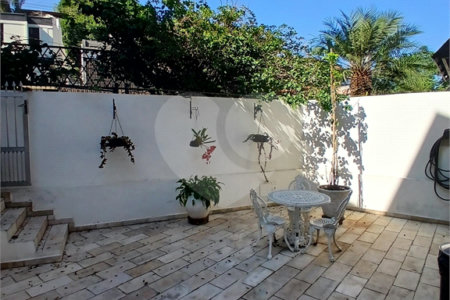 Sobrado à venda com 4 quartos, sendo 2 suítes, em Jardim Leonor, São Paulo, SP