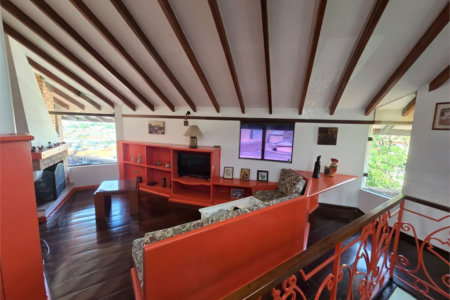Casa à venda com 4 quartos, sendo 2 suítes, em Cidade São Francisco, São Paulo, SP