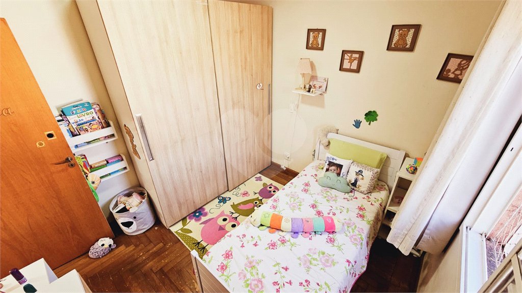 Casa à venda com 4 quartos, sendo 2 suítes, em Jardim Meny, São Roque, SP