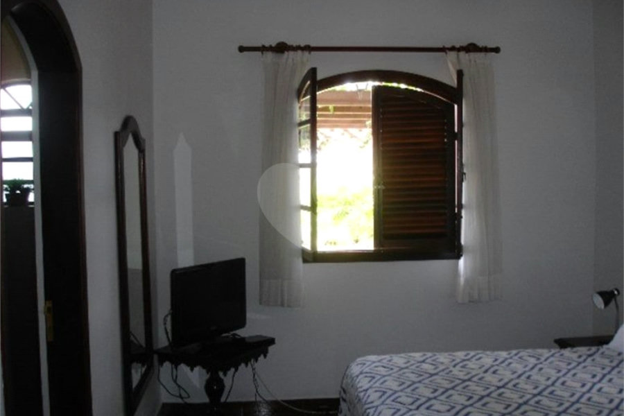 Chácara à venda com 6 quartos, sendo 2 suítes, no Centro, Serra Negra, SP