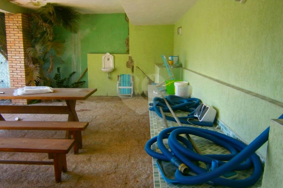 Casa à venda com 4 quartos, sendo 1 suíte, em Horto, São Paulo, SP