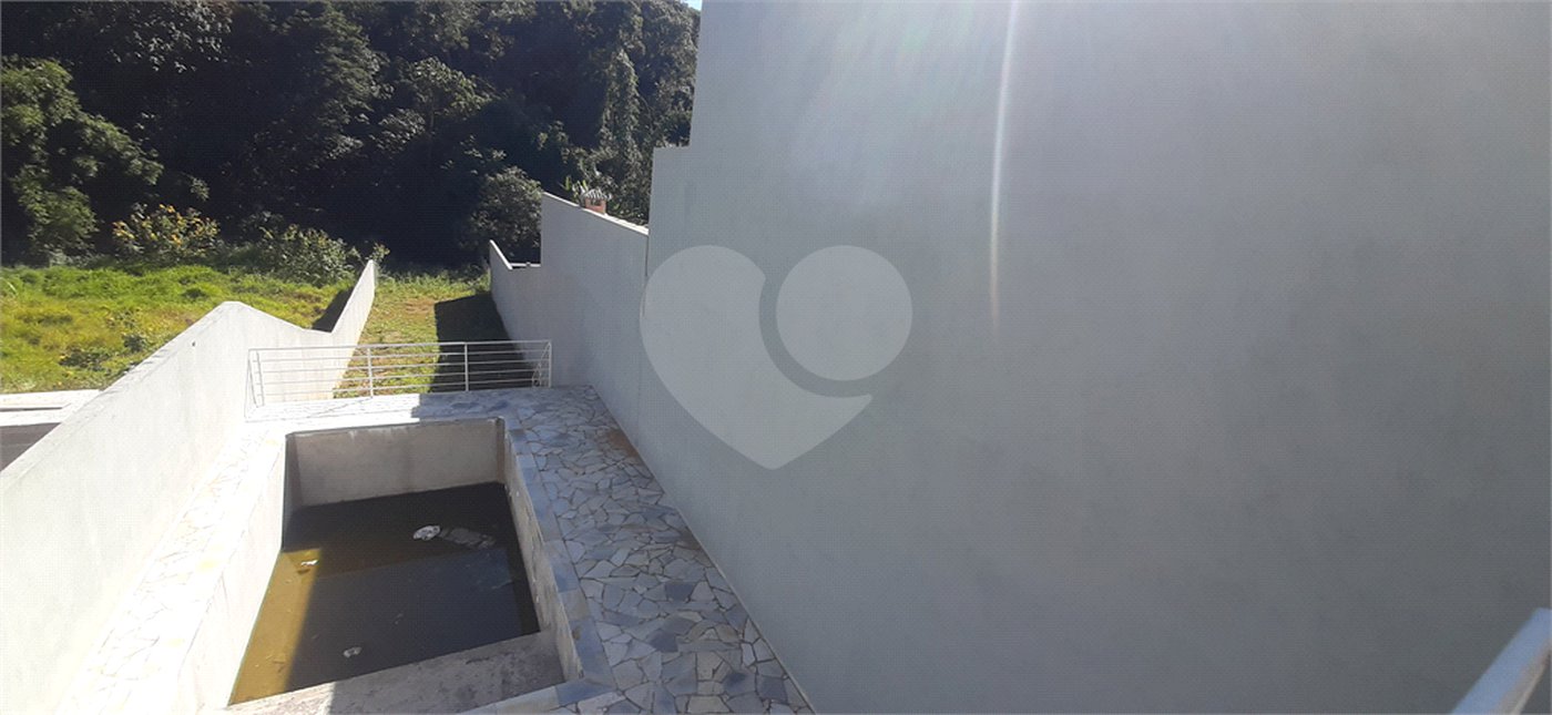 Sobrado à venda com 3 quartos, sendo 1 suíte, em Serra da Cantareira, Mairiporã, SP