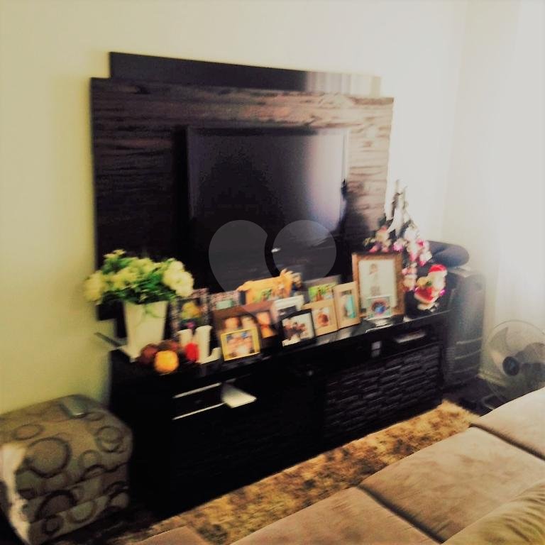 Apartamento com 03 dormitórios no Cambuci.