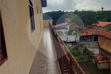 Sobrado com 3 dormitórios à venda, 180 m² por R$ 480.000,00 - Bosque dos Eucaliptos - SJC