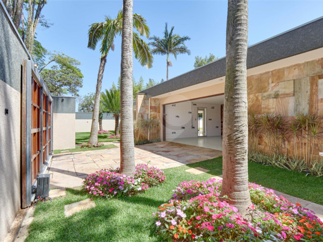 Casa Térrea à venda com 4 quartos, sendo 3 suítes,  em Jardim Prudência, São Paulo, SP