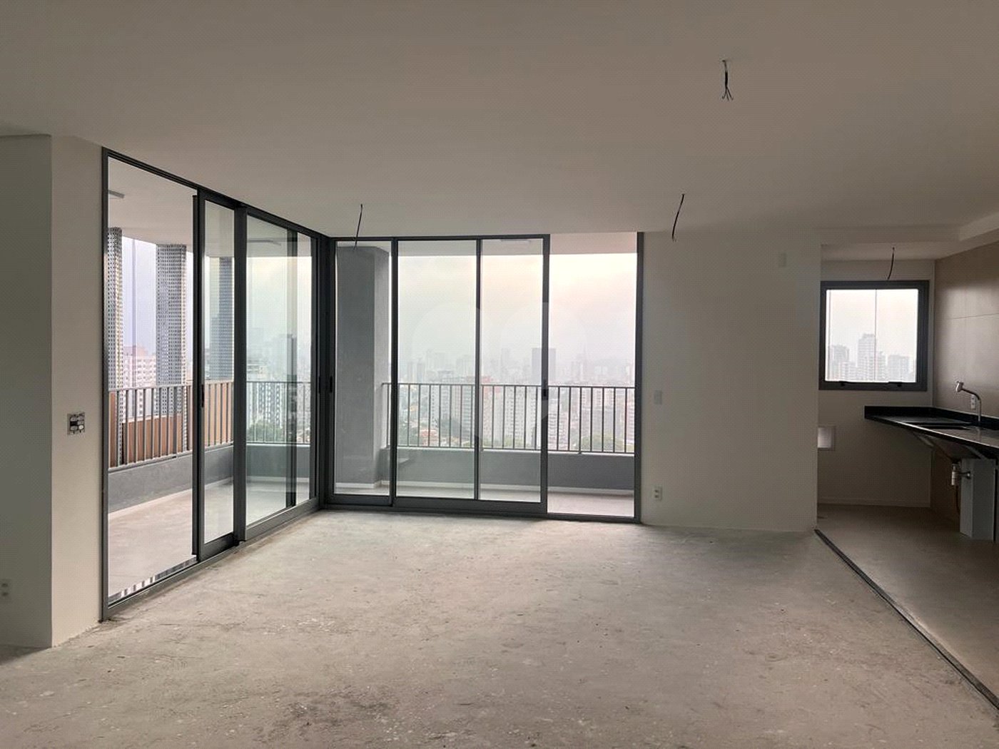 Apartamento à venda com 3 quartos, sendo 1 suíte, em Pinheiros, São Paulo, SP