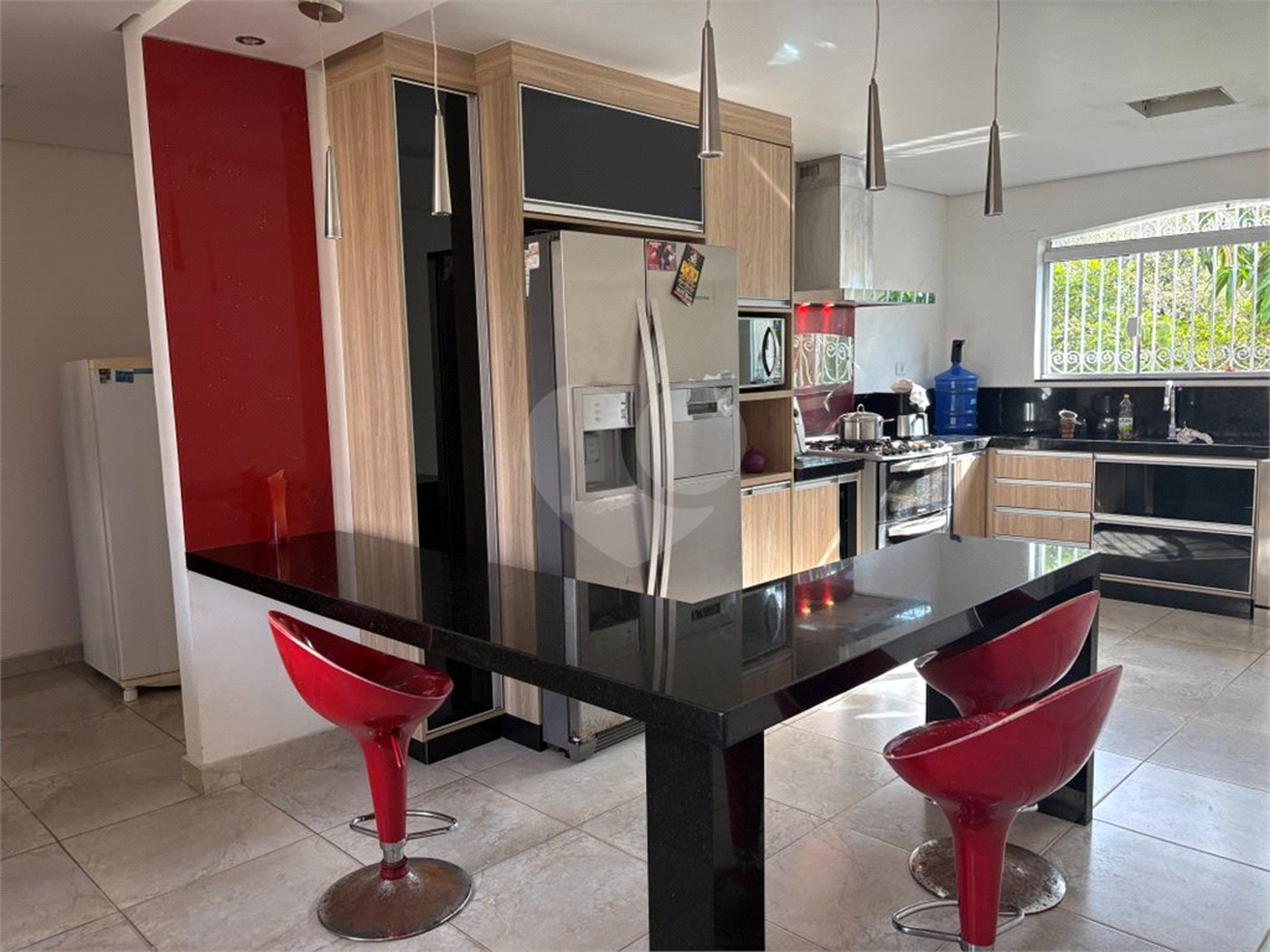 Casa à venda com 4 quartos, sendo 2 suítes,  em Vila Oliveira, Mogi das Cruzes, SP