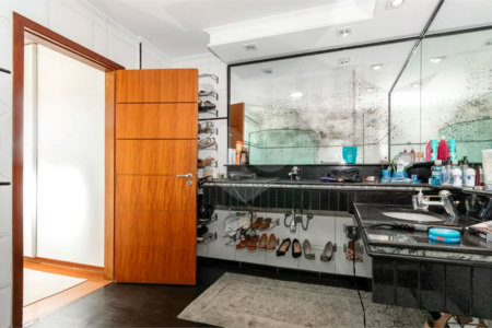 Casa de Vila à venda com 3 quartos, sendo 1 suíte, em Campo Belo, São Paulo, SP