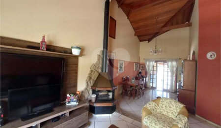 Casa à venda com 3 quartos, sendo 1 suíte, no condomínio Outeiro das Flores 2, Itupeva - SP