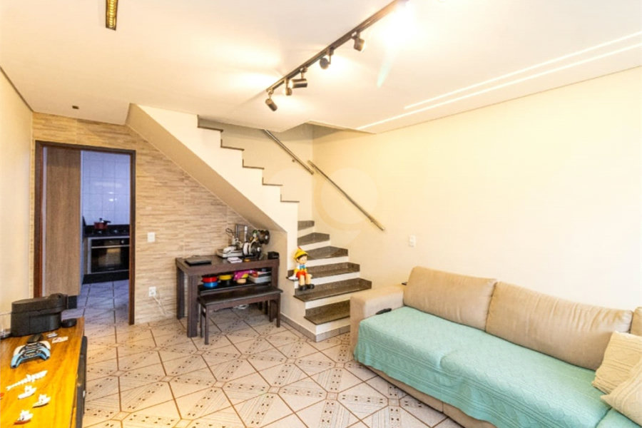 Casa à venda com 2 quartos, sendo 1 suíte, no condomínio Colina de Goiás, São Paulo - SP