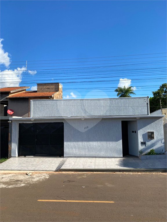 Casa à venda com 3 quartos, sendo 2 suítes, em Residencial Ponta Porã I, Ponta Porã, MS