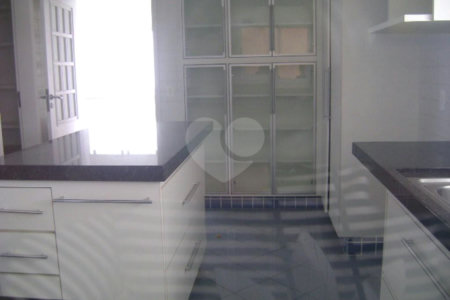 Casa à venda com 3 suítes no condomínio Estância Marambaia, Vinhedo - SP