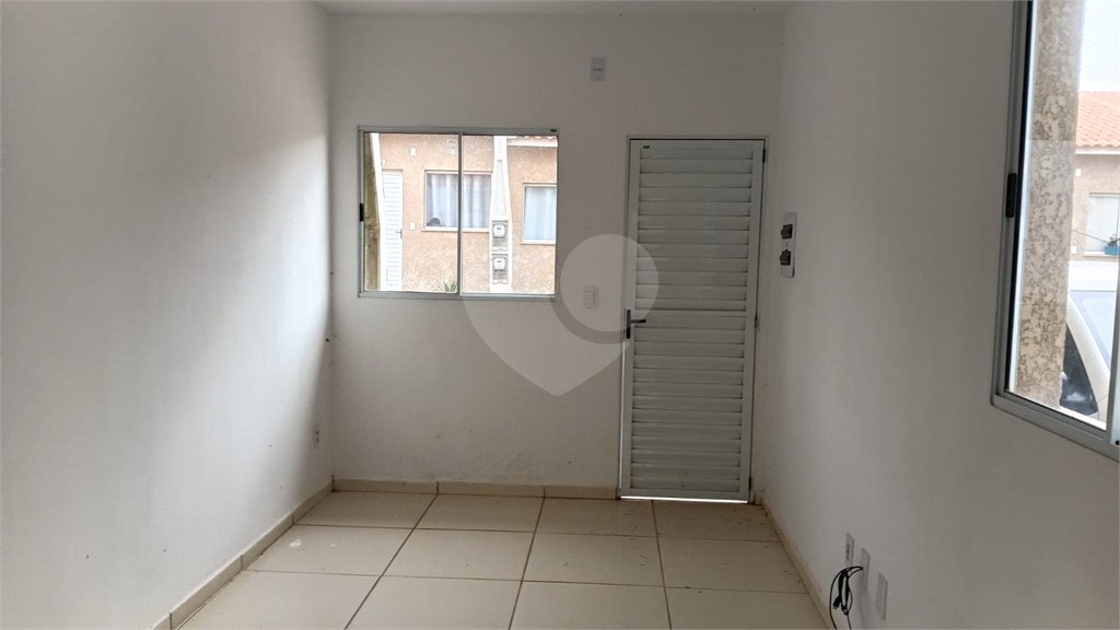 Casa à venda com 2 quartos em Vila Popular, Itapetininga, SP