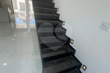Casa à venda com 3 quartos, sendo 2 suítes, no condomínio Grand Park, Rio de Janeiro - RJ