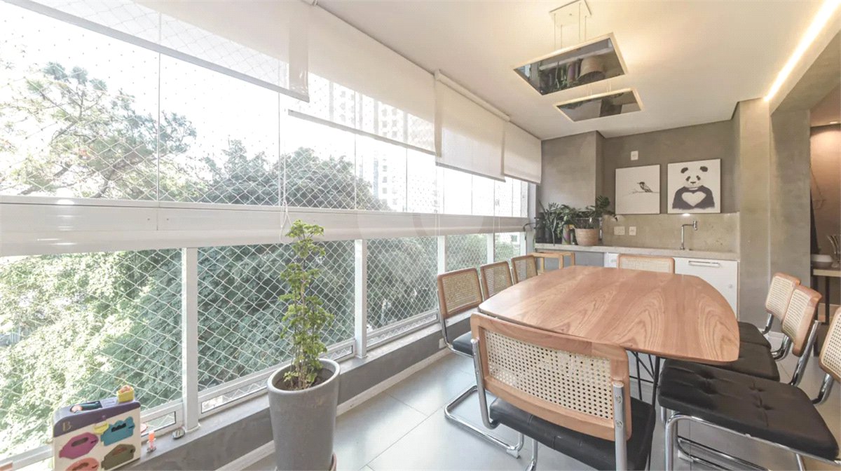 Apartamento à venda com 3 suítes em Vila Gertrudes, São Paulo, SP