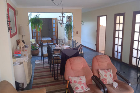 Casa à venda com 8 quartos, sendo 3 suítes, em Jardim Terceiro Centenário, Atibaia, SP