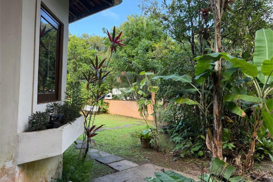 Casa à venda com 6 suítes em Massaguaçu, Caraguatatuba, SP