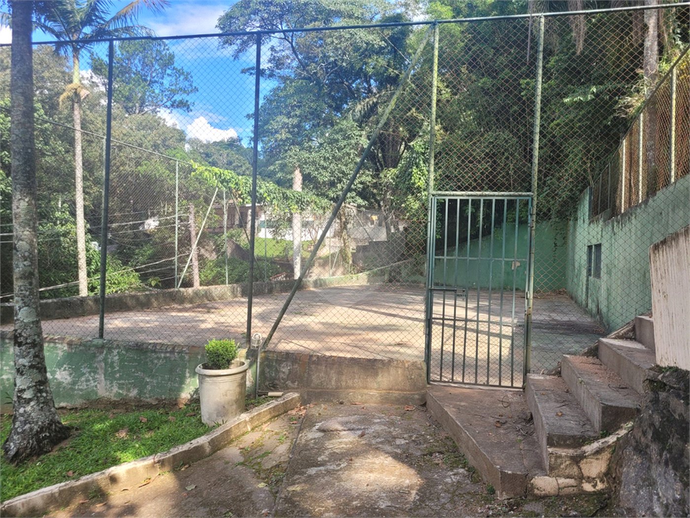 Sítio à venda com 6 quartos, sendo 3 suítes, em Serra da Cantareira, Mairiporã, SP