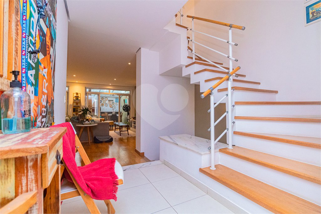 Casa à venda com 4 suítes no condomínio Vila Inglesa, São Paulo - SP